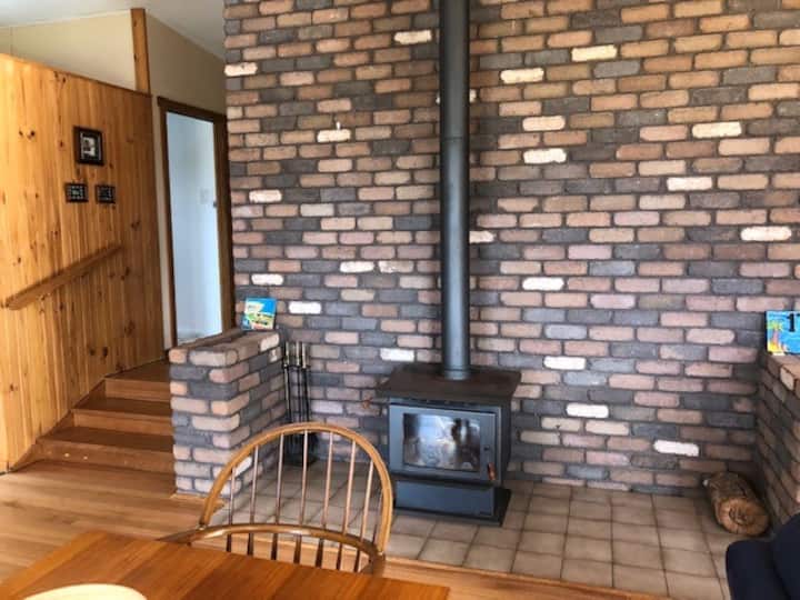 Greens Beach Family Holiday Home - Tasmania