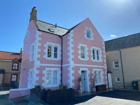 The Pink House, Eyemouth/Spectacular Ocean Views