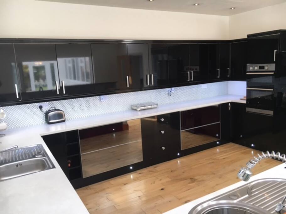 Fully equip kitchen.