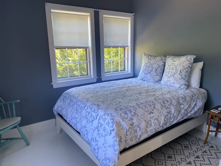 Spavaća soba br. 3 - na katu - bračni krevet (širine 150-179 cm)