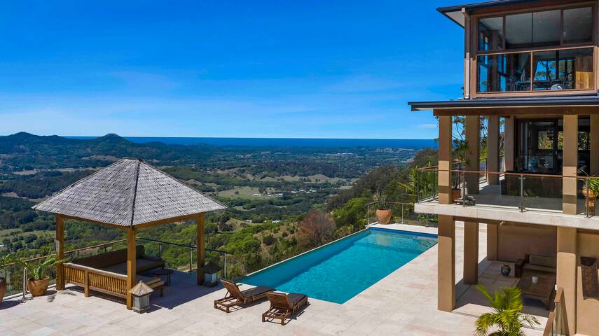 Byron Ocean & Mountain View Retreat gallery image 2