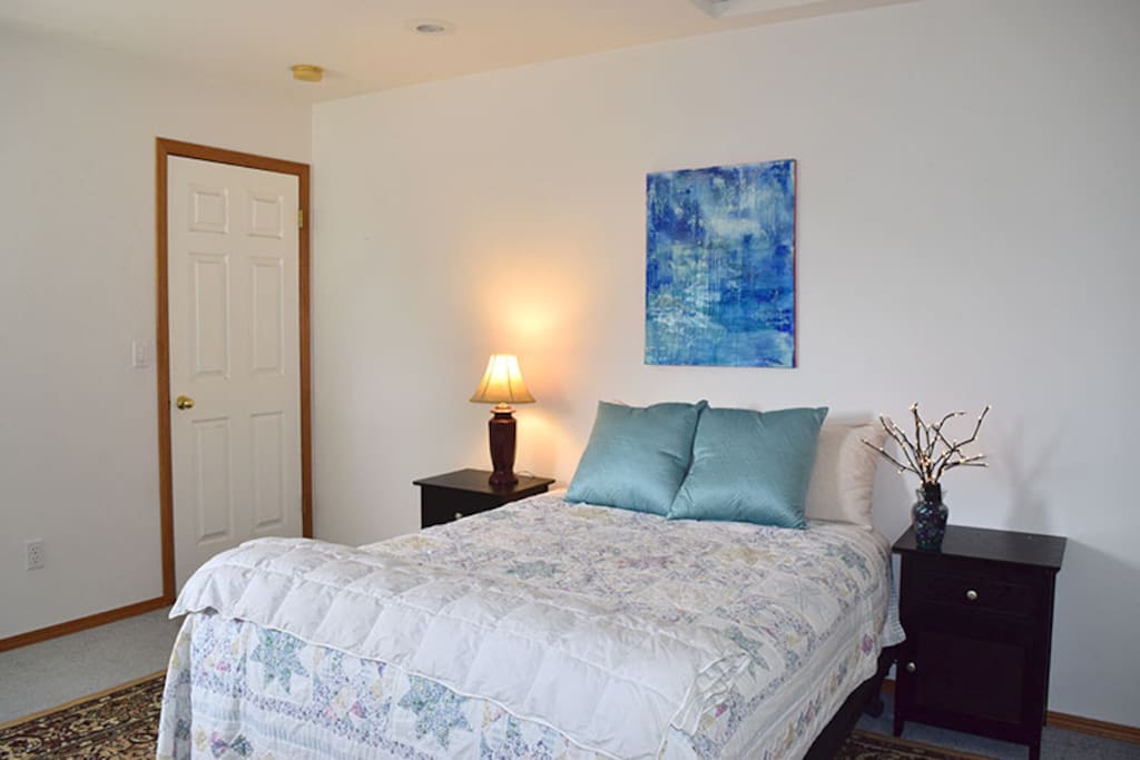 1 Bedroom with super comfy full size bed