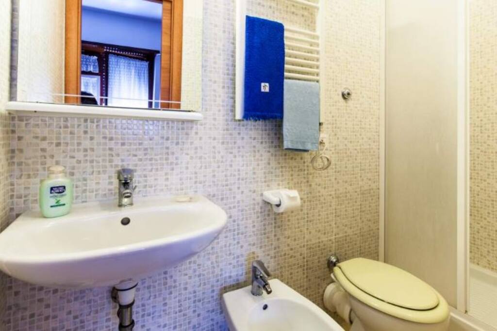 Complete bathroom
