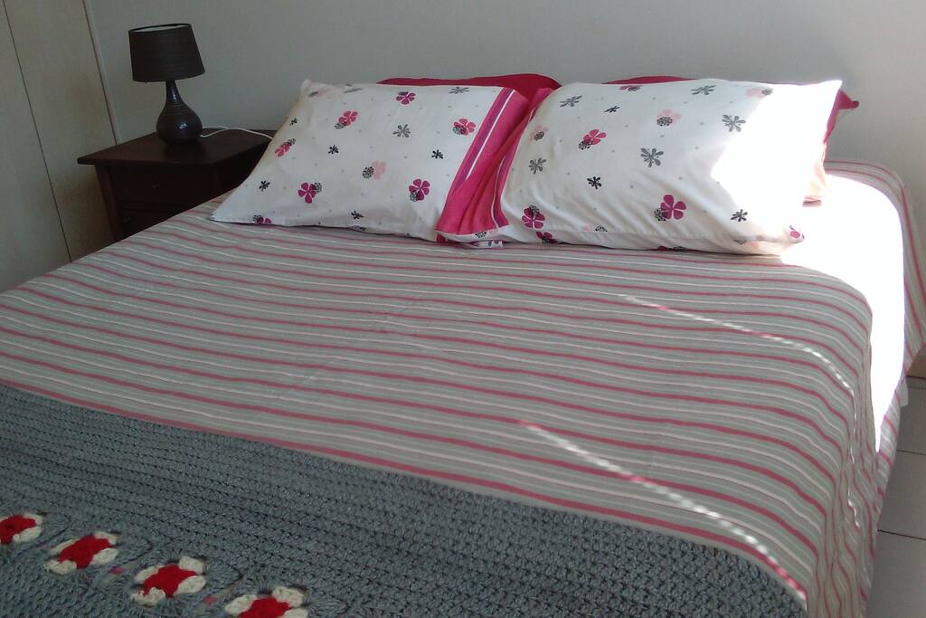 Dormitorio, cama de dos plazas