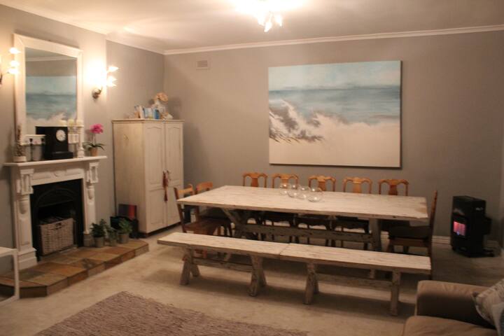 Seaside House in superb setting – Cape Town gallery image 4