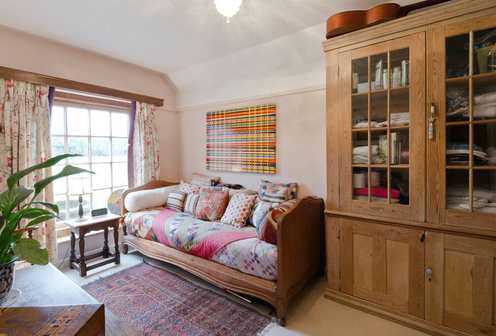Sitting room with garden view