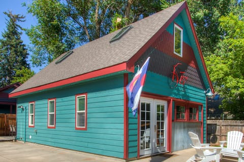 Popular Airbnb listing: Old Town Carriage House - near CSU and Old Town! in Fort Collins