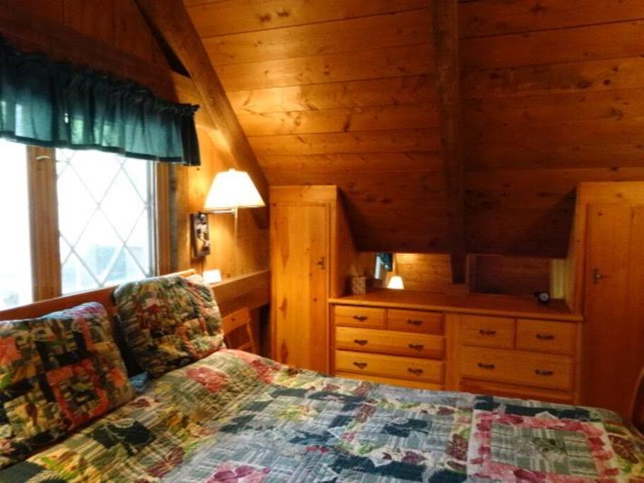 Main House - Bedroom 2 (Upstairs)