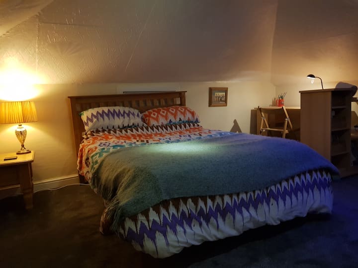 Clarkston Holiday Rentals & Homes Scotland, United Kingdom Airbnb