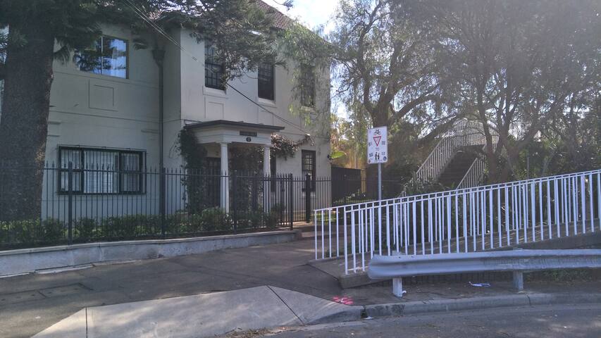 Clean, Cosy and Homey Garden Apartment