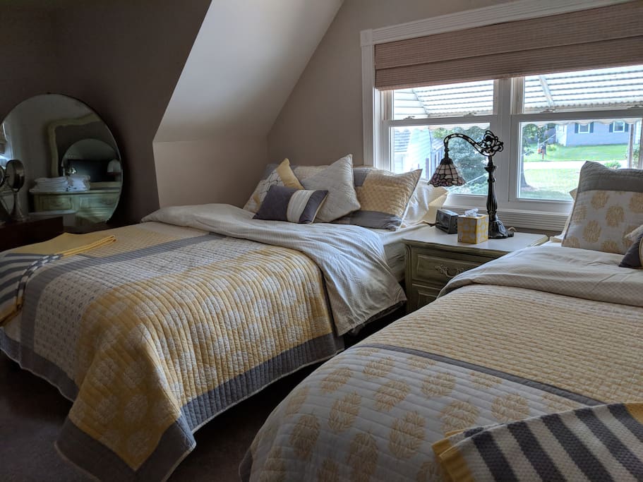 Bedroom with Two Queens Beds