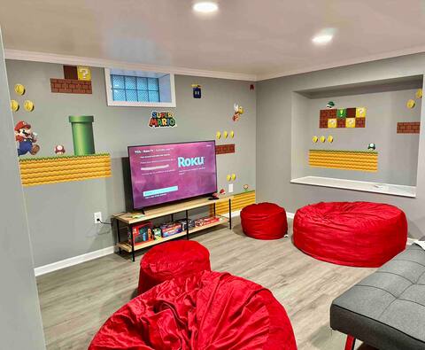 3br w/Epic Basement, King Bed-20min to Naval Base