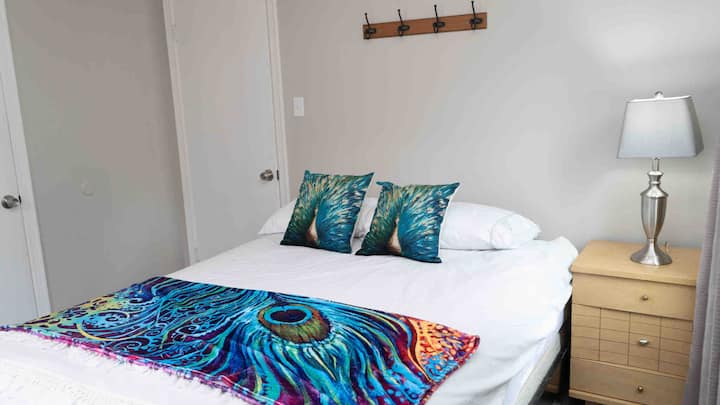 غرفة نوم الطاووس