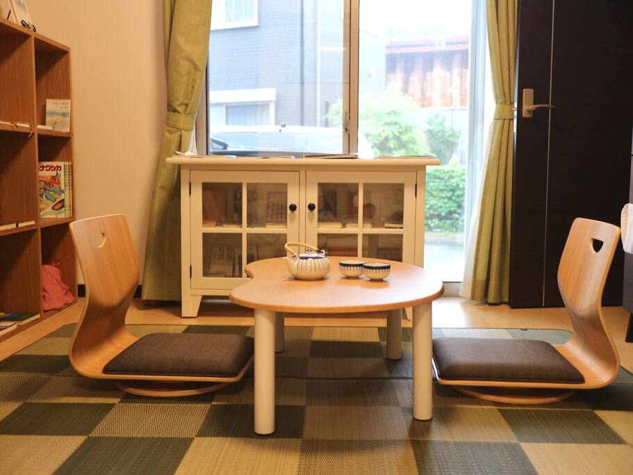 Private Livingroom (also as your private bookstore!)