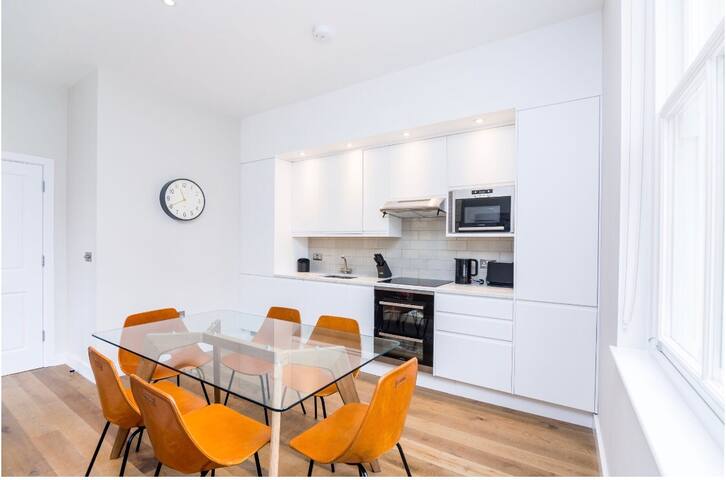 2 Bedroom Flat in Renovated Heritage Building gallery image 5