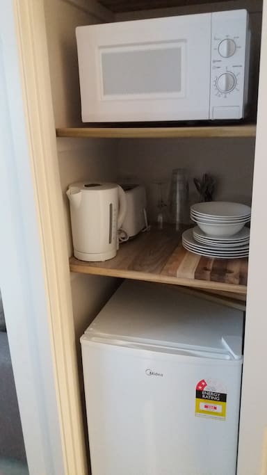 Mini kitchen facilities