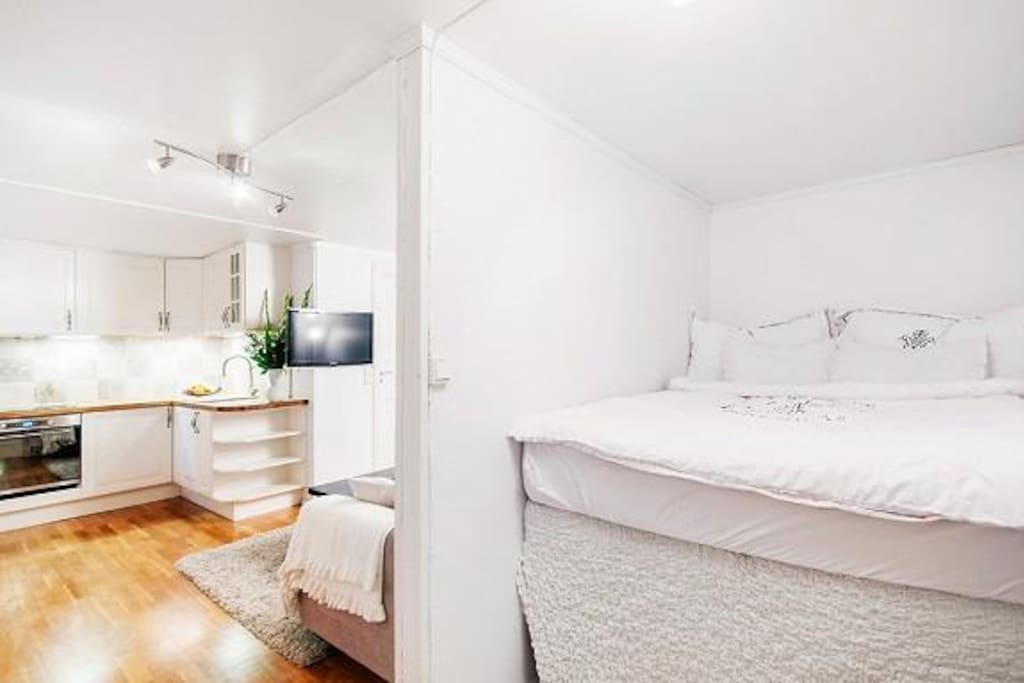 Bed alcove