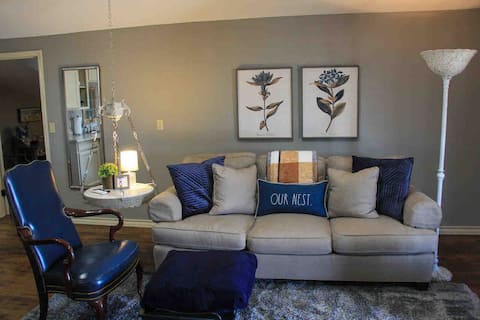 Our Nest - Cozy Comfortable Private Guest Suite.