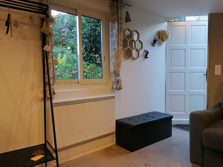 从客厅就能欣赏花园的景观
不容忽视