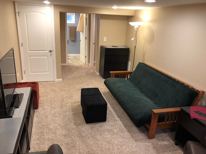 Wilson Private 1br/lr Suite - Downers Grove, IL