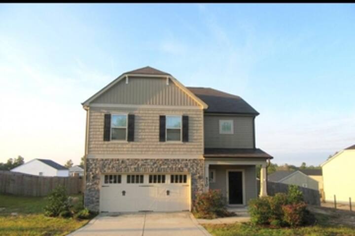 Wings & beer, Wine & cheese or H20 & protein bar 3