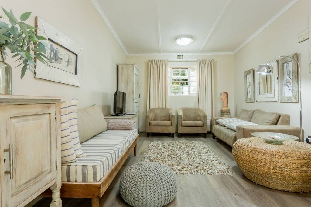 Living / TV Room