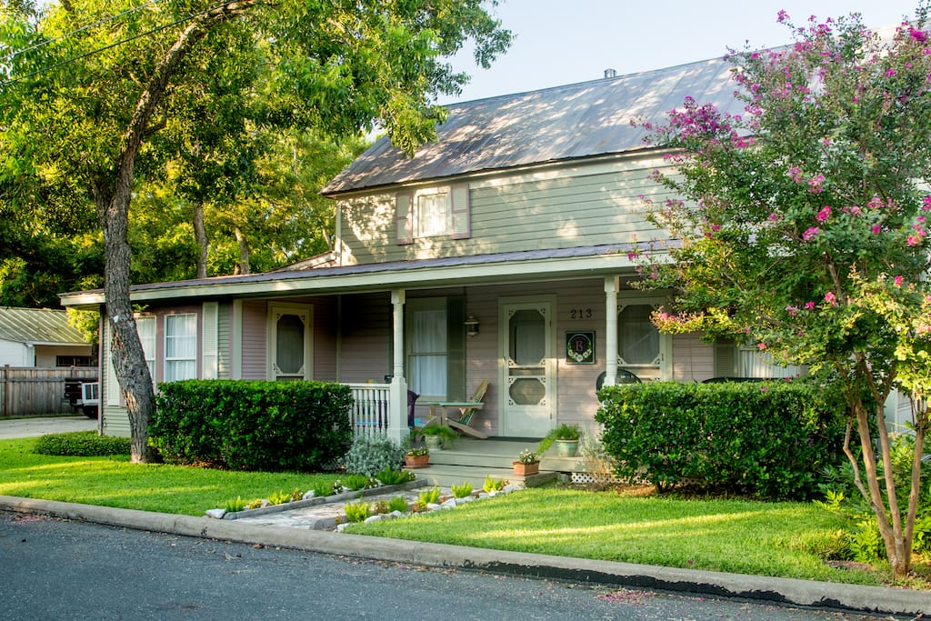 Entire homesleeps up to 14 near downtown Houses for Rent in