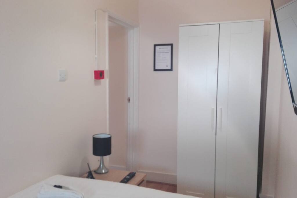 Bedroom - warbrobe
