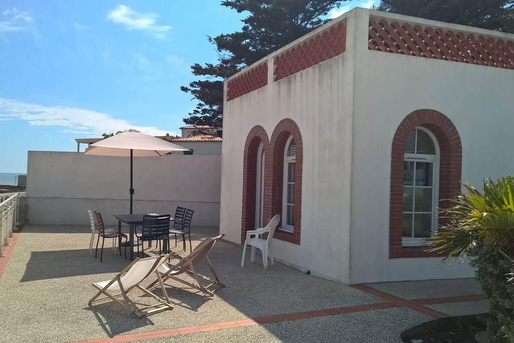 Terrasse plein sud face mer