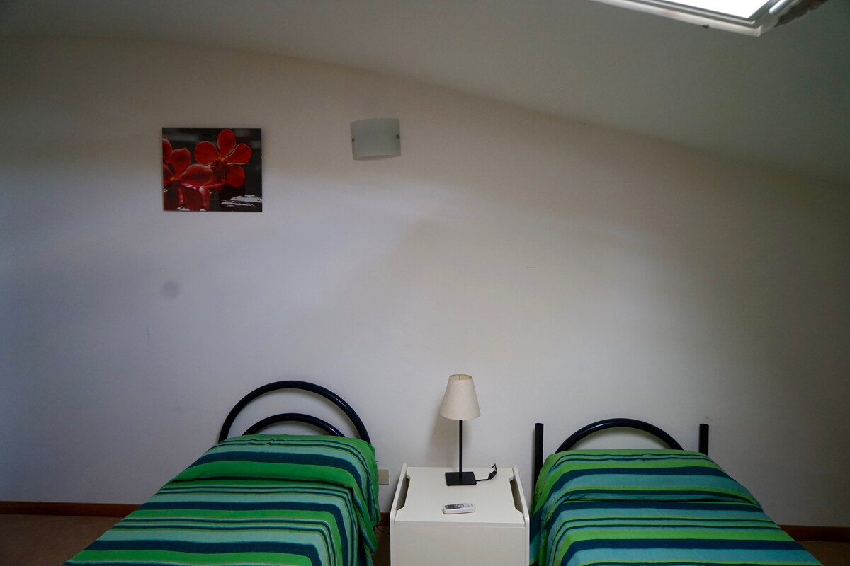 Seconda stanza primo piano - Second bed room first floor 