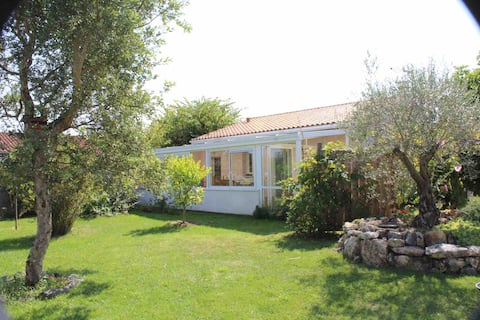 Maison spacieuse,Wifi:FIBRE Priv.House with parki.