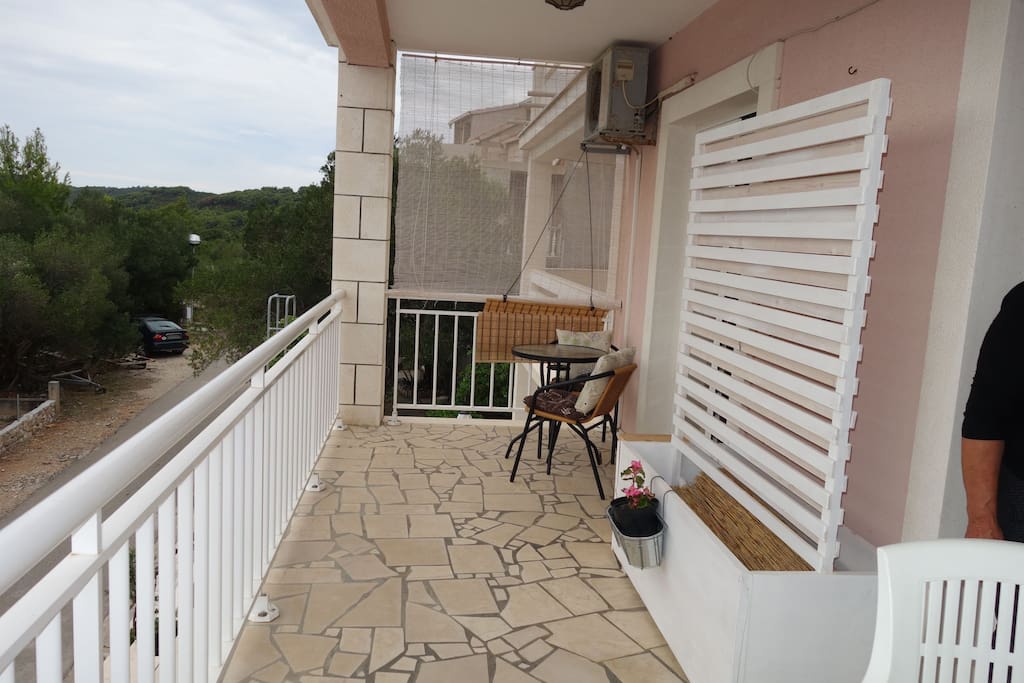 balcony