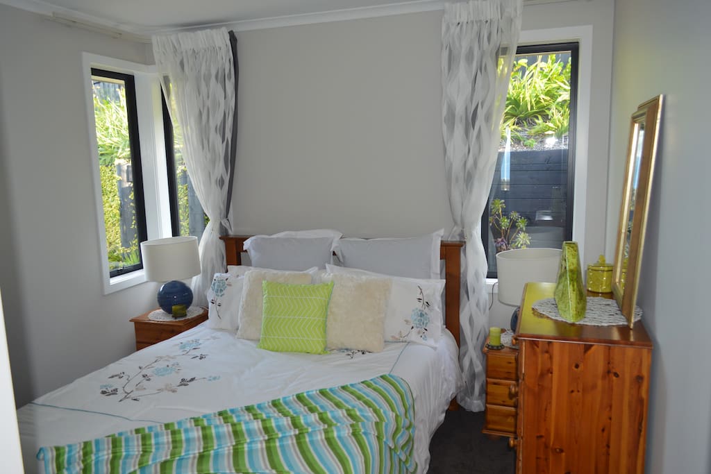 Guest bedroom 2