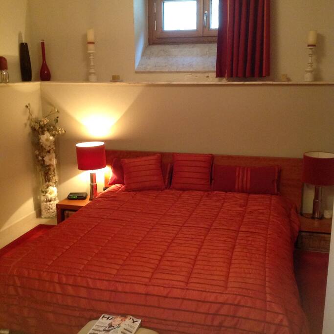 Quarto com cama de casal