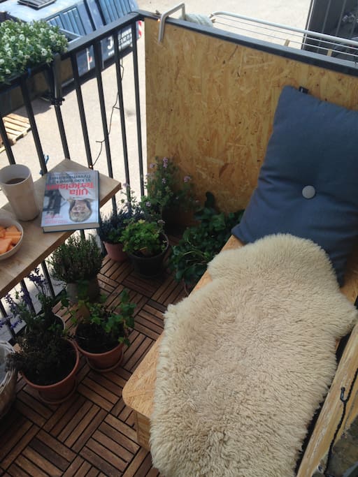 A nice readingspot to cool off from the city