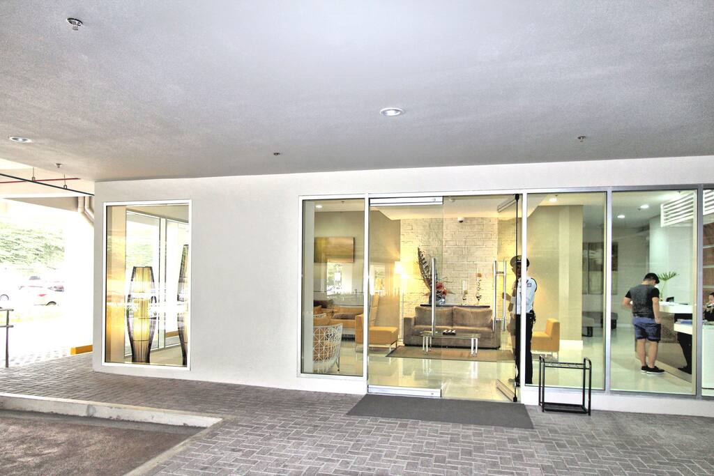 Entrance to the building lobby.