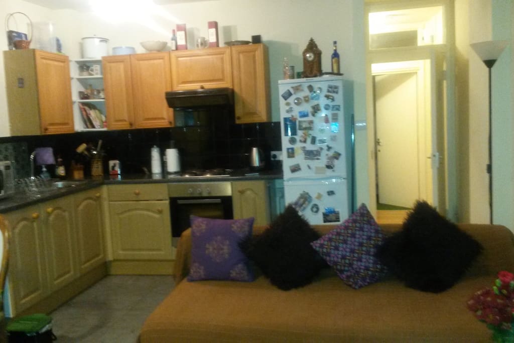Fully fitted kitchen & comfortable sofa :-)