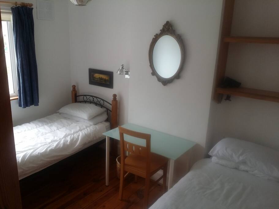 Twin-bedroom