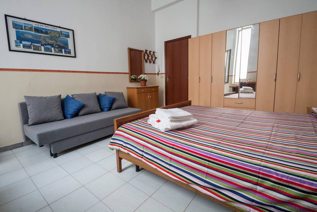 Camera da letto, divano letto