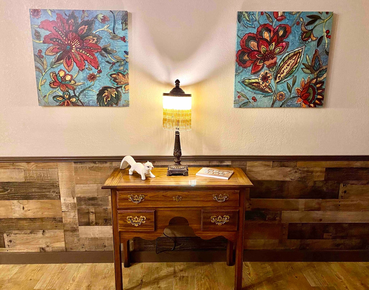 Top performing Airbnb: The Poore Hut -country living- in Jackson