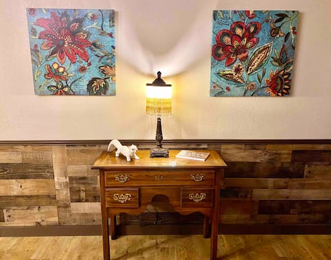 Top performing Airbnb: The Poore Hut -country living- in Jackson