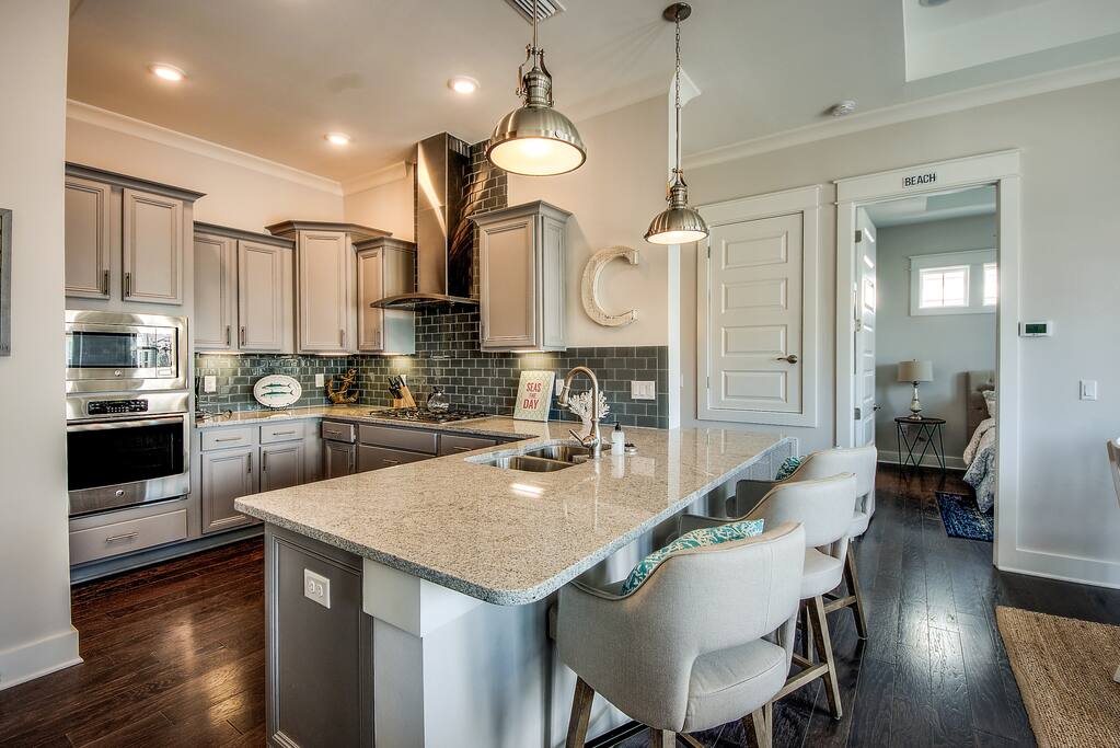 Fully Furnished kitchen!