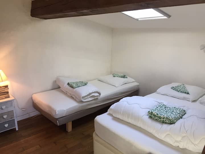 Საძინებელი 3 საწოლი