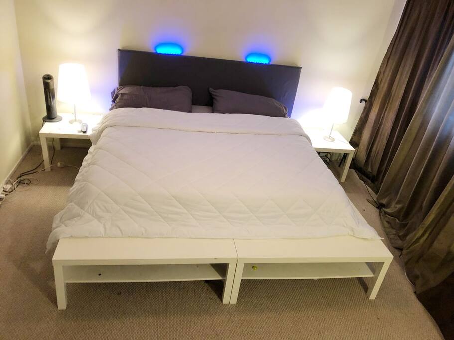I recommend this space. The host is absolutely lovely and helpful. Clean, comfortable lodging. Easy location in Beverly Hills.