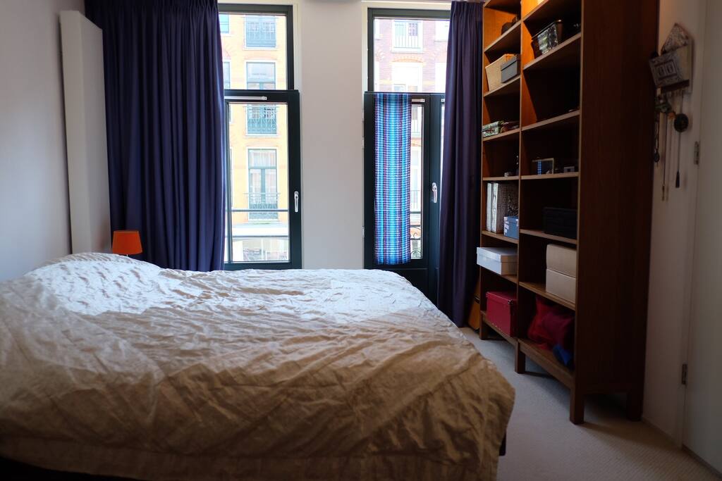 Double bedroom with kingsize bed