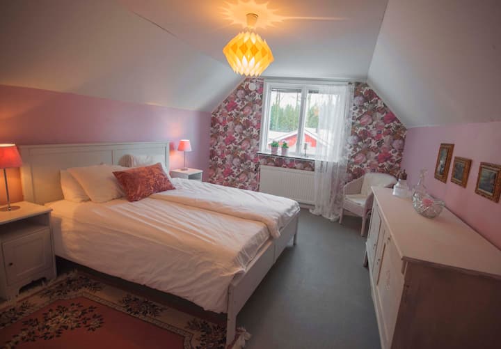 Bedroom nr 3. The "Flower room"