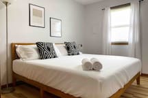 Henderson Haven / KING 2BD/1BA Apartment