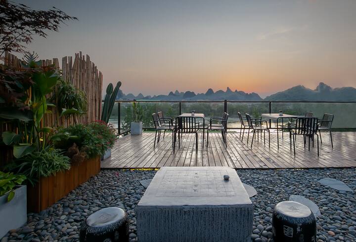 Summertime桂林市区漓江边 一线江景大床房 两江四湖景区 叠彩山 Houses For Rent In 桂林市 广西壮族自治区 China