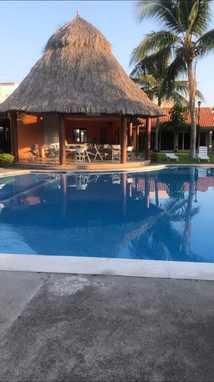 Casa Con Alberca, En Zona Residencial, Manzanillo - Manzanillo