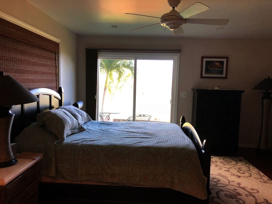 Queen bed/ceiling fan and cool Makakilo breezes